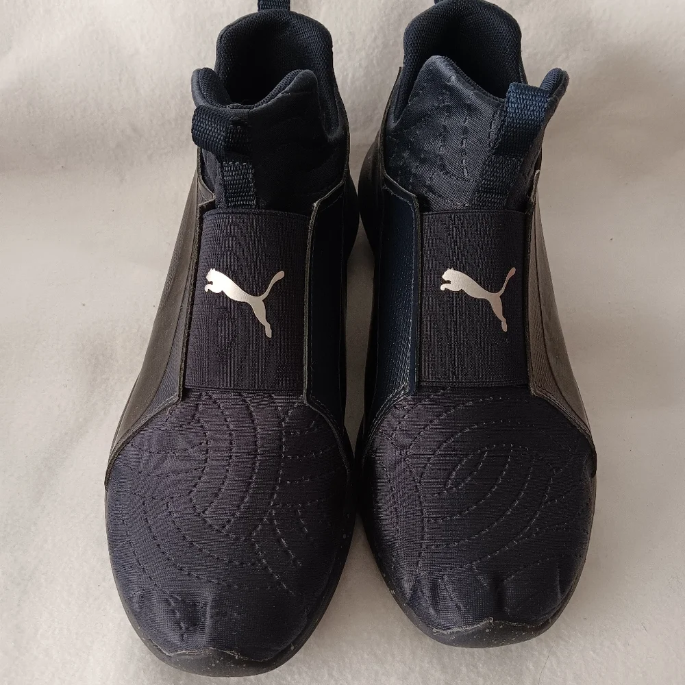 Shoes - Picture 2 of 12